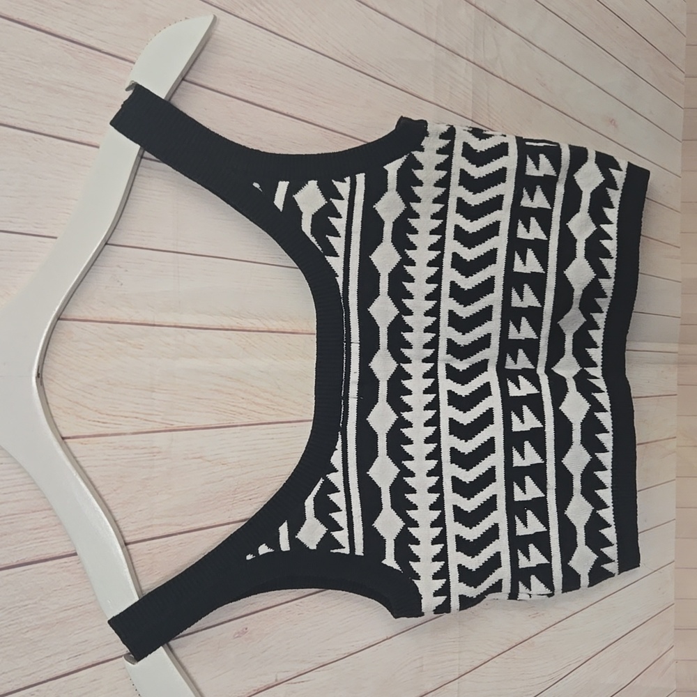 Ecote Knit Crop Top Black And White Small URBAN OUTFITTERS Stretchy Knitted - Picture 3 of 6